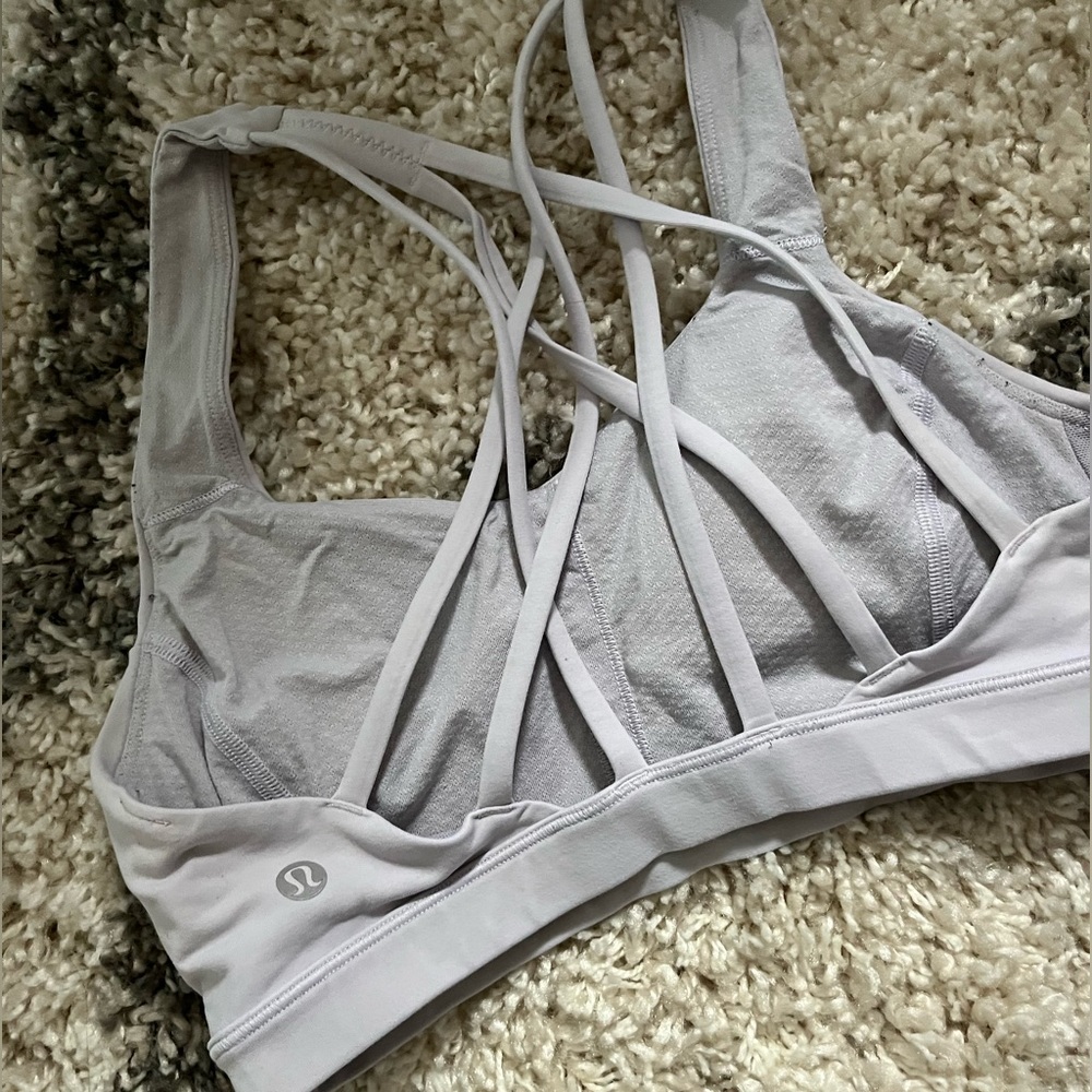 Lululemon Free to be serene bra